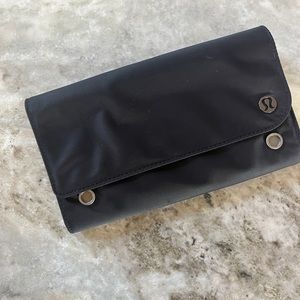 Lululemon wallet